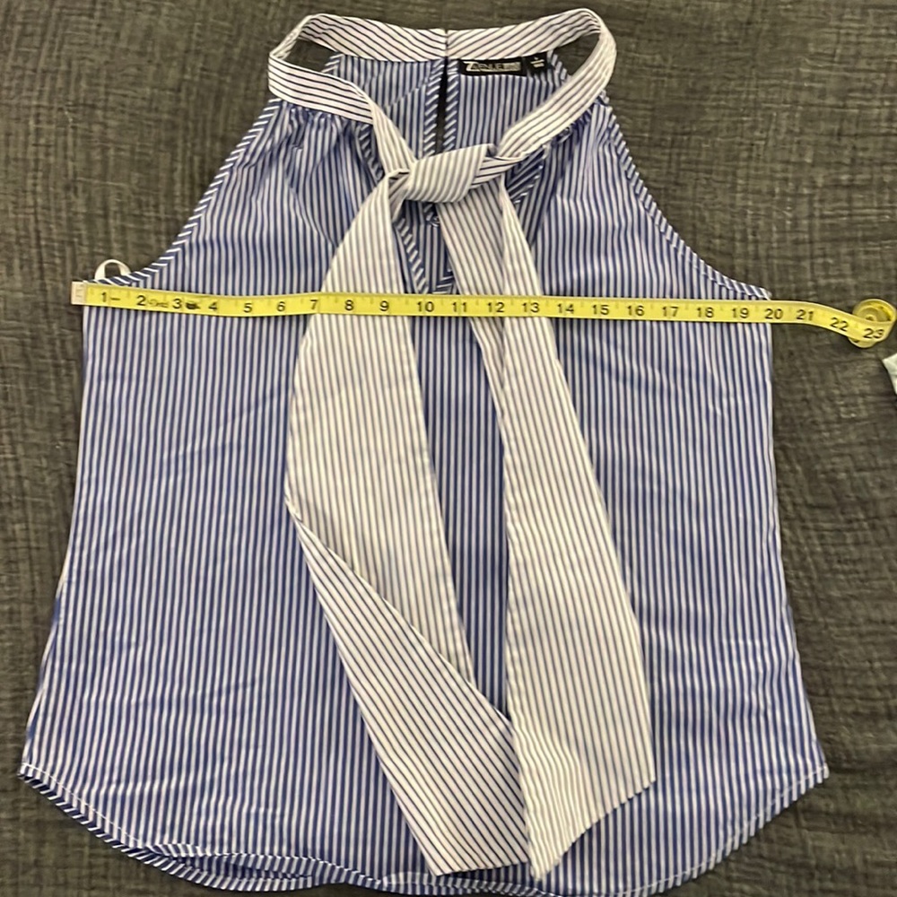 Sleeveless NY&Co blouse